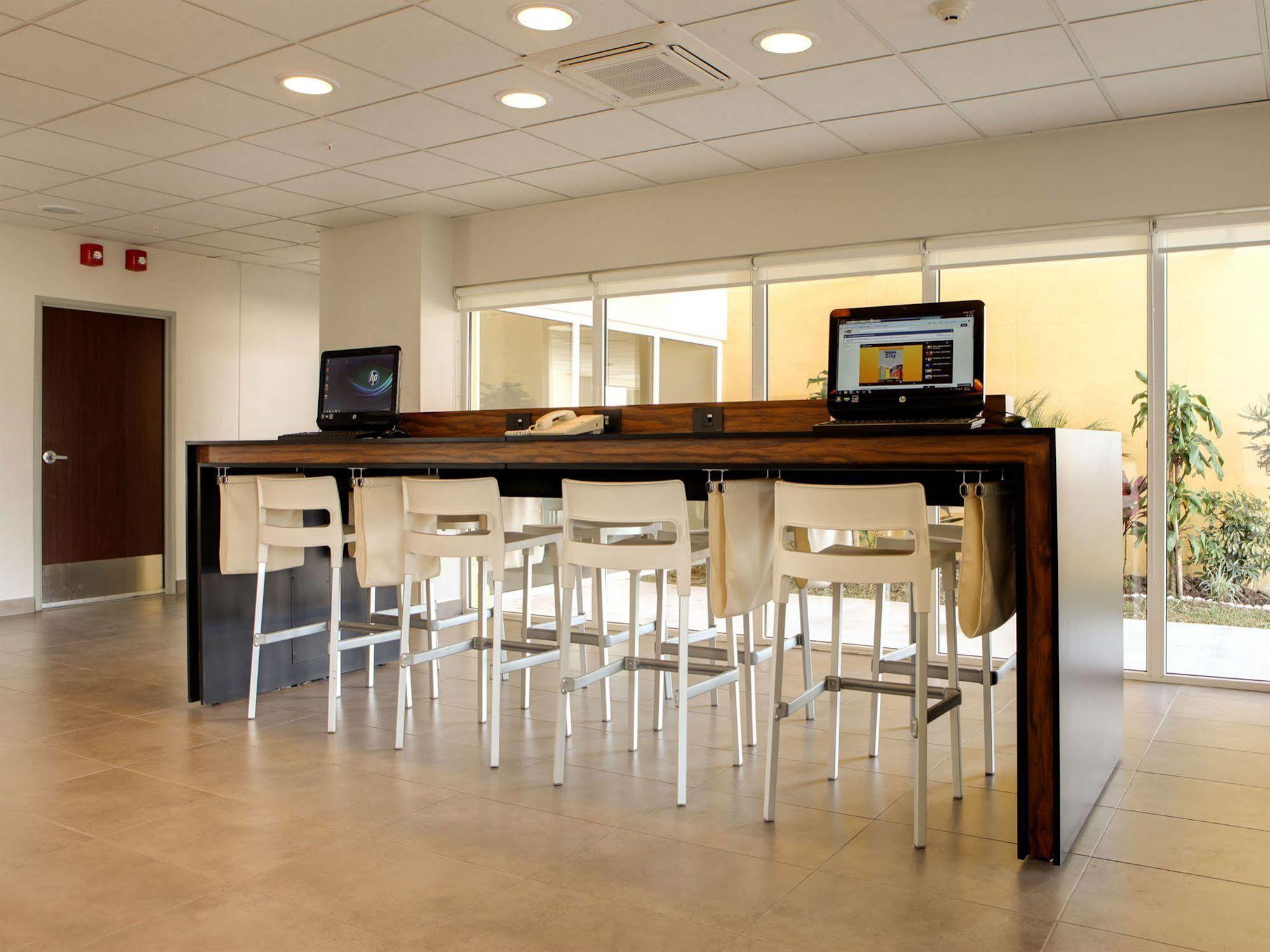 City Express By Marriott Monterrey Norte Екстер'єр фото